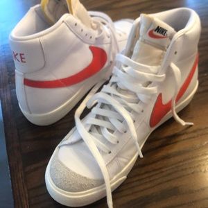 NWOT Nike blazers